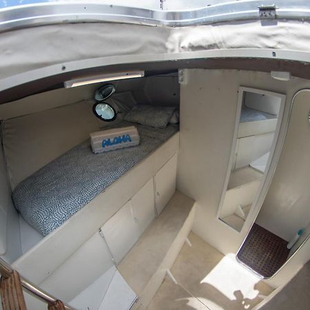 Habitacion Marineria Boat Aloha Барселона Экстерьер фото