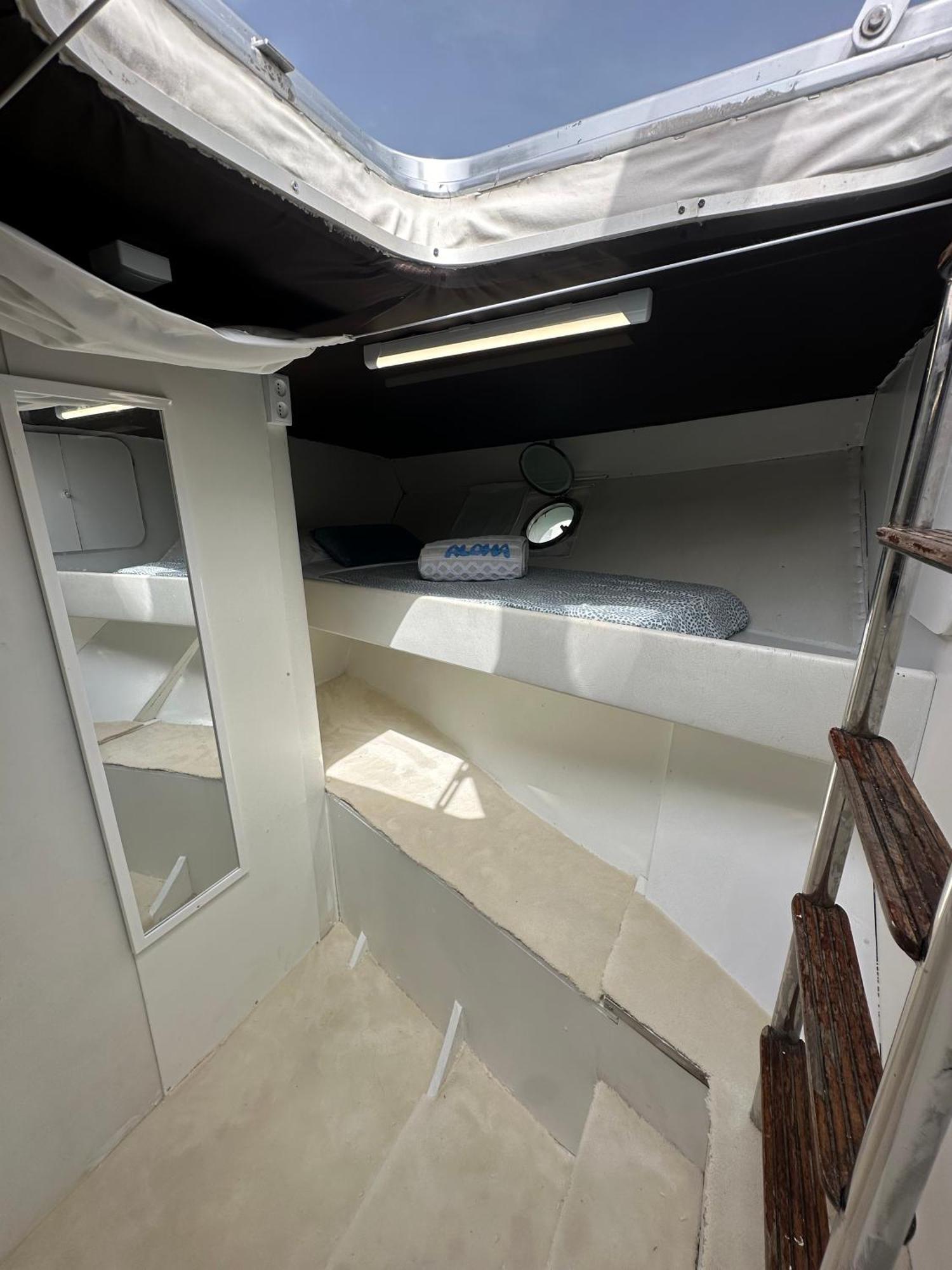Habitacion Marineria Boat Aloha Барселона Экстерьер фото