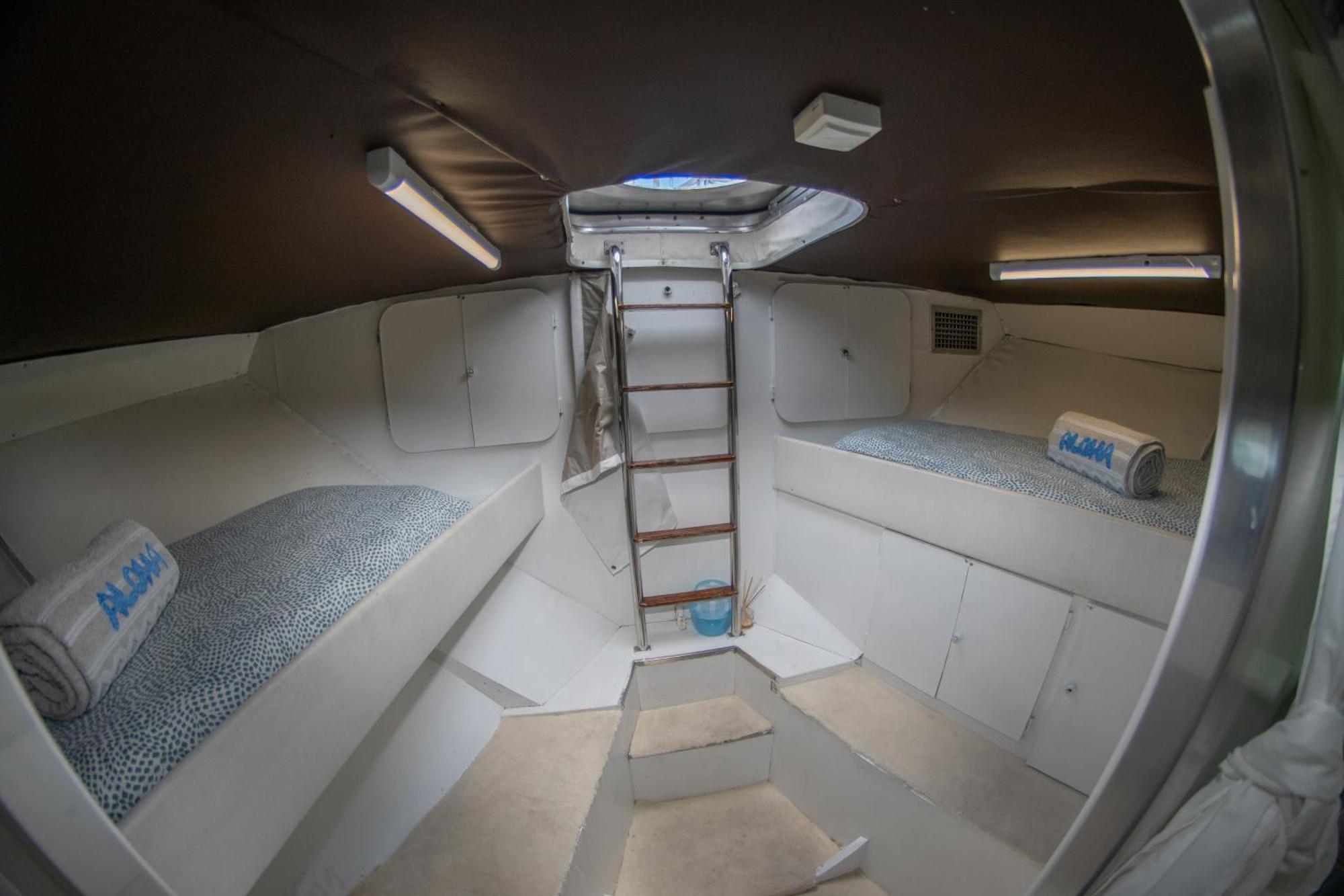 Habitacion Marineria Boat Aloha Барселона Экстерьер фото