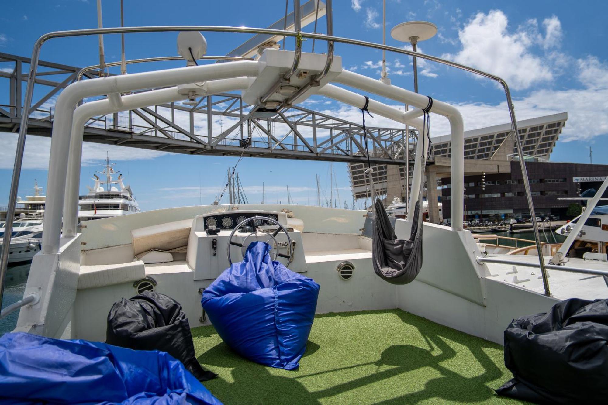 Habitacion Marineria Boat Aloha Барселона Экстерьер фото